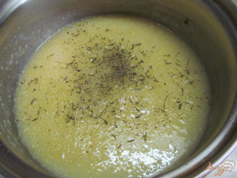 Фото приготовление рецепта: Картофельные оладьи с кукурузной крупой шаг №2