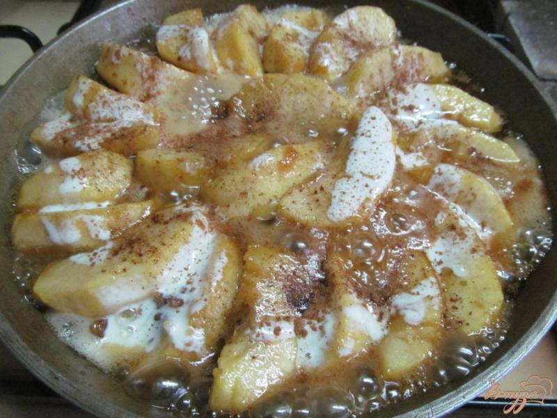 Фото приготовление рецепта: Яблочный пирог шаг №10