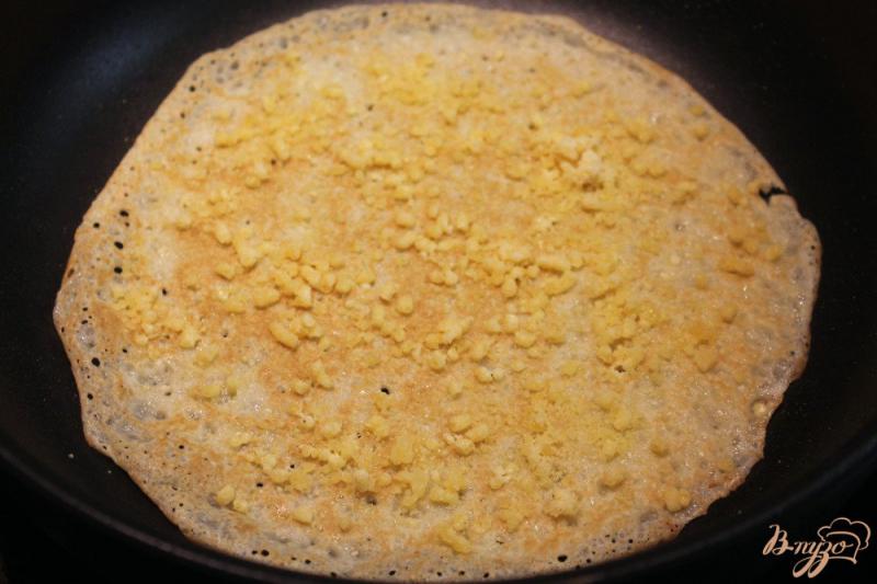 Фото приготовление рецепта: Блины сырные на простокваше шаг №5