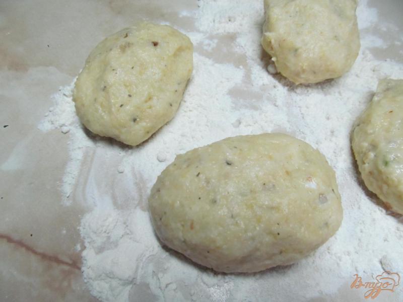 Фото приготовление рецепта: Картофельные пирожки с начинкой из гречки шаг №5