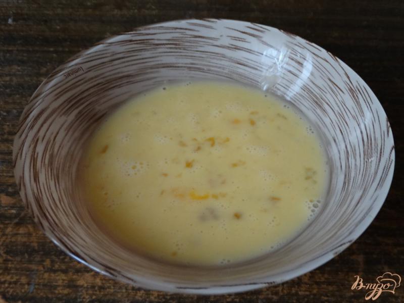 Фото приготовление рецепта: Сладкие гренки с персиковым вареньем шаг №2