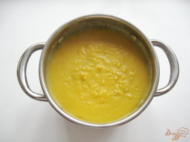 Фото приготовление рецепта: Суп-крем из картофеля, зеленого горошка и кукурузы шаг №7