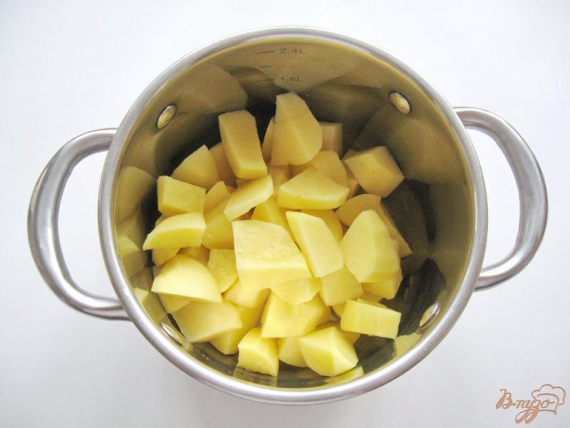 Фото приготовление рецепта: Суп-крем из картофеля, зеленого горошка и кукурузы шаг №1