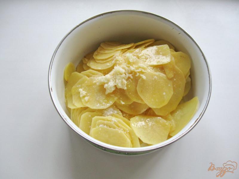 Фото приготовление рецепта: Картофель с сыром в духовке шаг №5