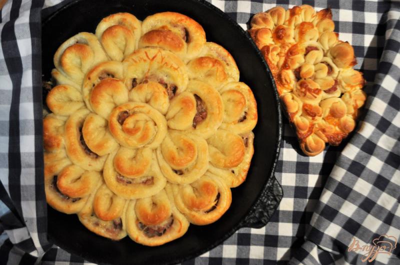 Фото приготовление рецепта: Пирог «Хризантема» шаг №8