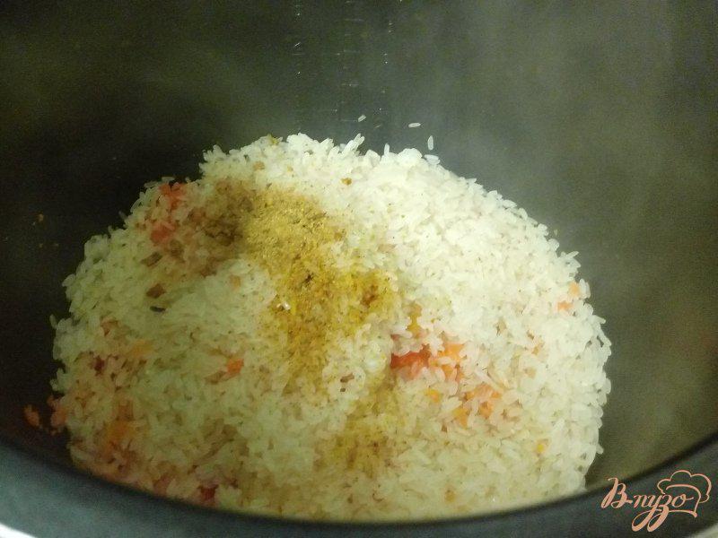 Фото приготовление рецепта: Фрикадельки из индейки с брынзой на рисовой подушке в мультиварке с давлением шаг №5