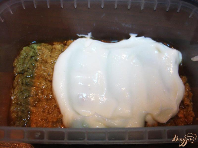 Фото приготовление рецепта: Творожный десерт с печеньем шаг №8