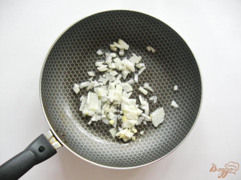 Фото приготовление рецепта: Картофельная запеканка с колбасой и сыром шаг №1