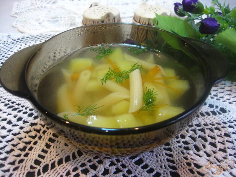 Фото приготовление рецепта: Суп на курином бульоне с макаронами шаг №6