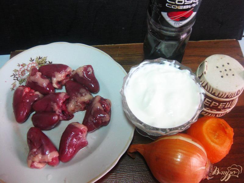 Фото приготовление рецепта: Куриные сердечки в соево-сметанном соусе шаг №1
