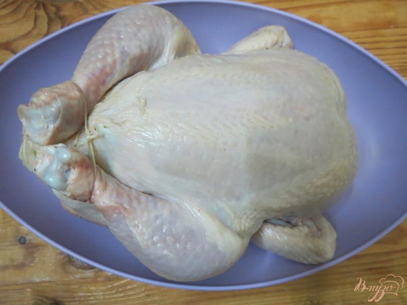 Фото приготовление рецепта: Курица фаршированная яблоками, в духовке шаг №6