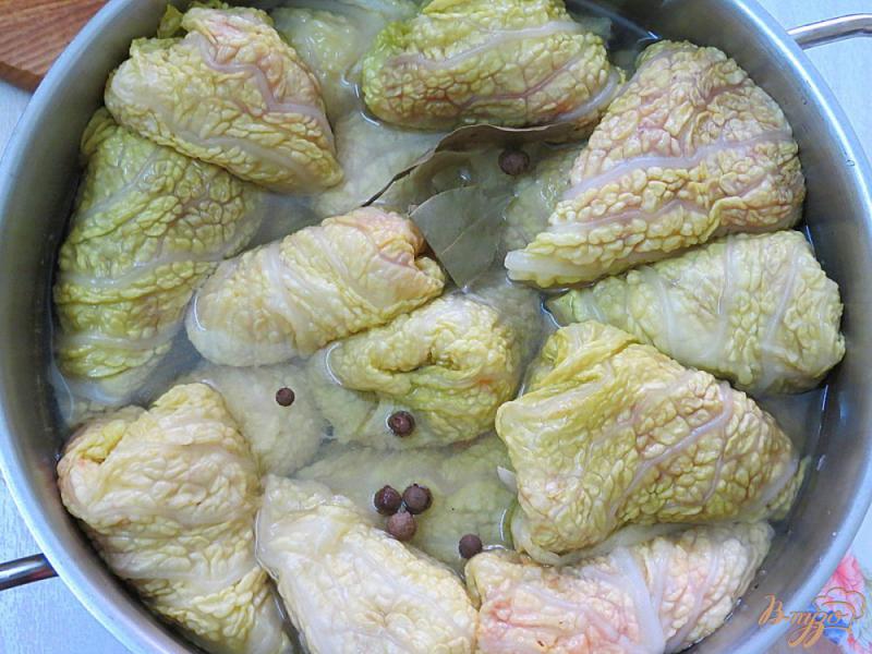 Фото приготовление рецепта: Голубцы из савойской капусты шаг №9