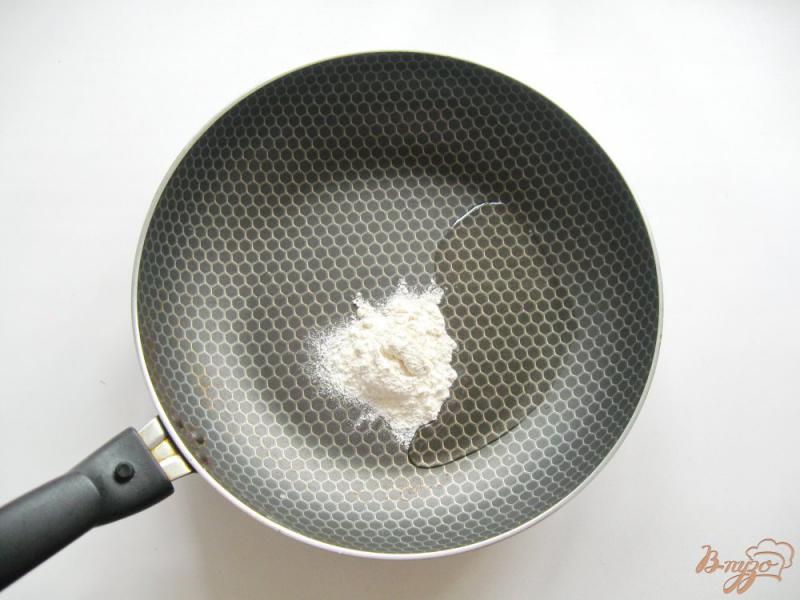 Фото приготовление рецепта: Котлеты с рисом и сыром в соусе шаг №4