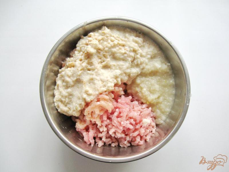 Фото приготовление рецепта: Котлеты с рисом и сыром в соусе шаг №1