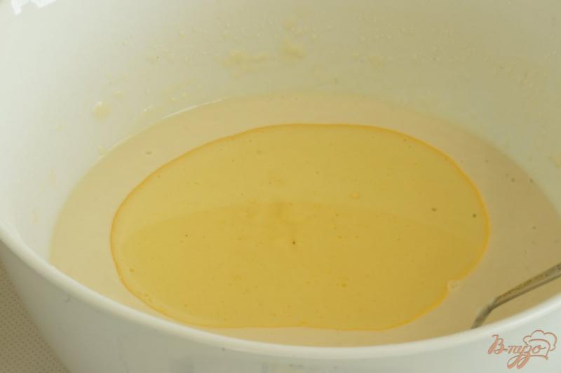 Фото приготовление рецепта: Маслянистые блинчики без яиц шаг №4