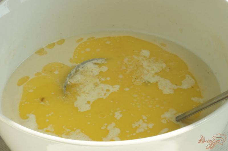 Фото приготовление рецепта: Маслянистые блинчики без яиц шаг №6