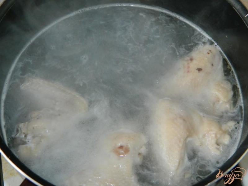 Фото приготовление рецепта: Куриный суп с яйцами шаг №1