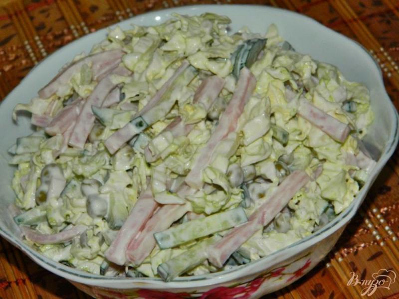 Фото приготовление рецепта: Салат из пекинской капусты с ветчиной шаг №4
