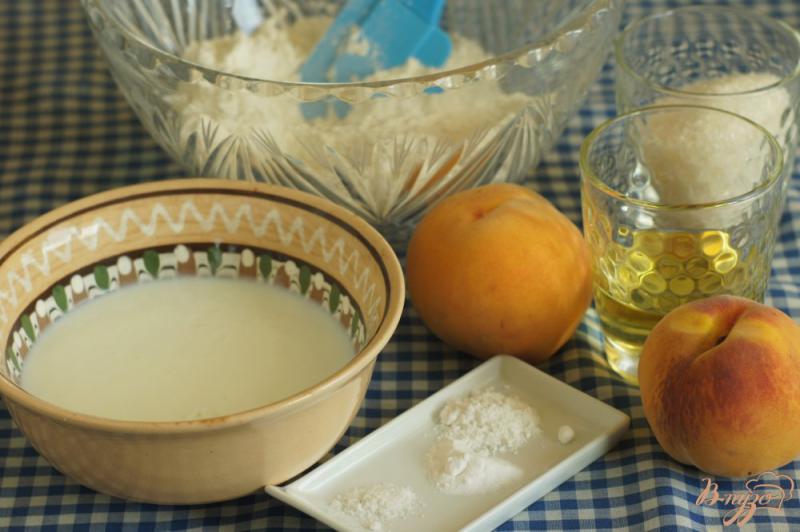 Фото приготовление рецепта: Пирог на кефире с персиком шаг №1