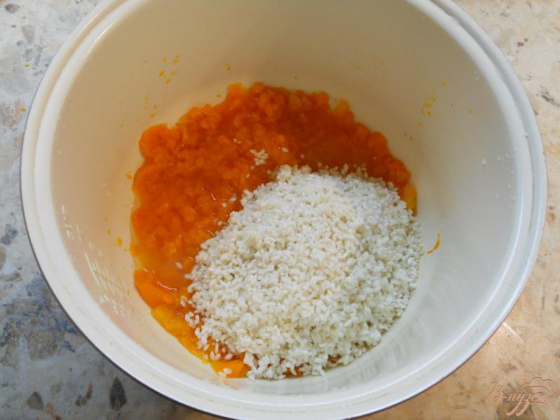Фото приготовление рецепта: Рисовая каша с тыквой в мультиварке шаг №2