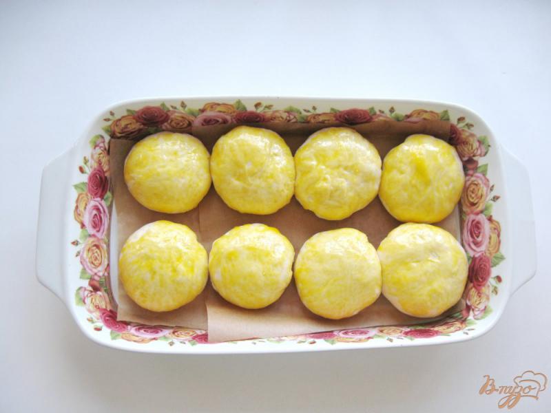 Фото приготовление рецепта: Булочки с абрикосовым джемом шаг №4