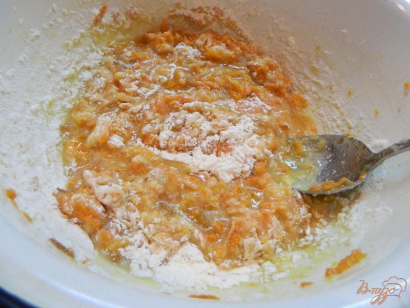Фото приготовление рецепта: Морковный торт с апельсиновым кремом шаг №3