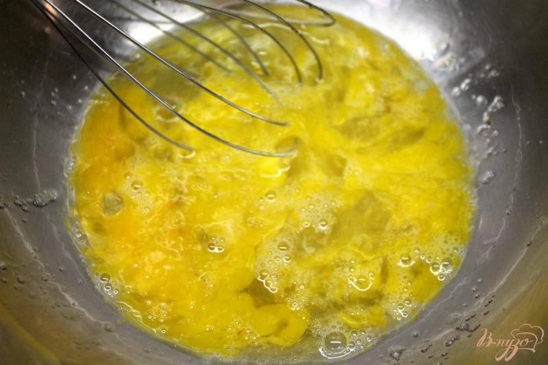Фото приготовление рецепта: Творожные кексы с кусочками ананаса и ванилью шаг №1