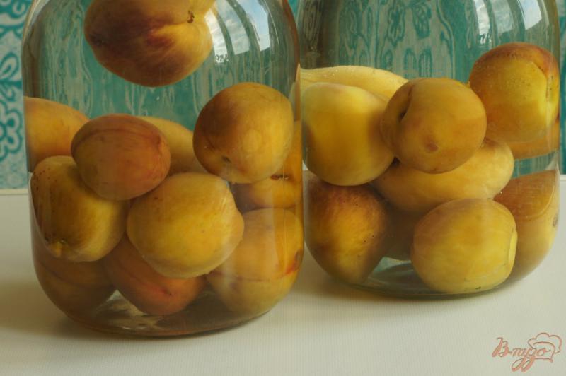 Фото приготовление рецепта: Компот из целых персиков шаг №3