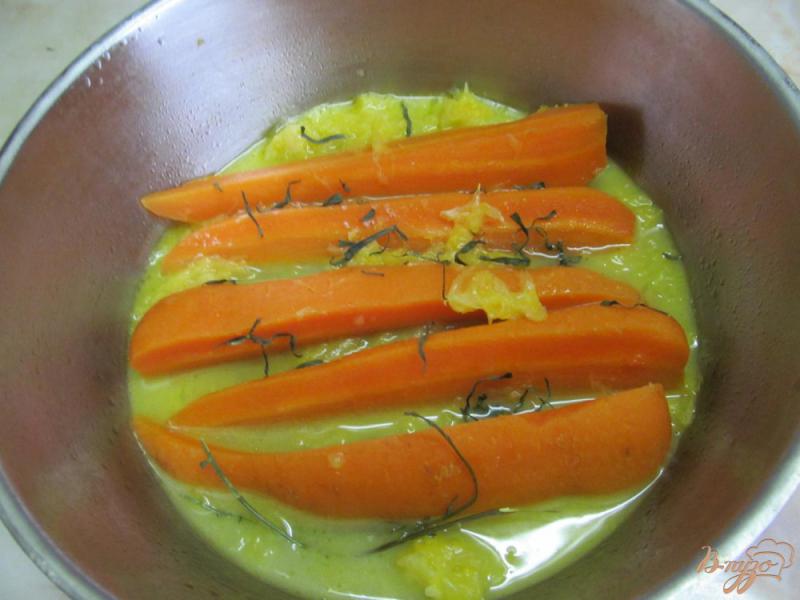 Фото приготовление рецепта: Морковь под апельсином шаг №3