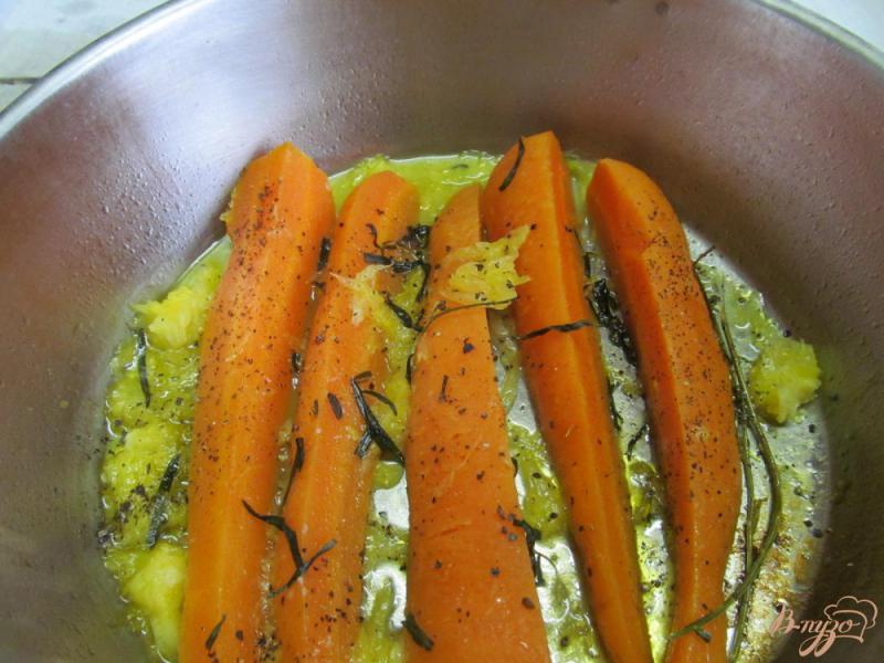 Фото приготовление рецепта: Морковь под апельсином шаг №4