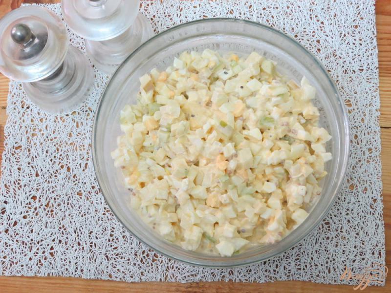Фото приготовление рецепта: Луковый салат с яблоками шаг №10