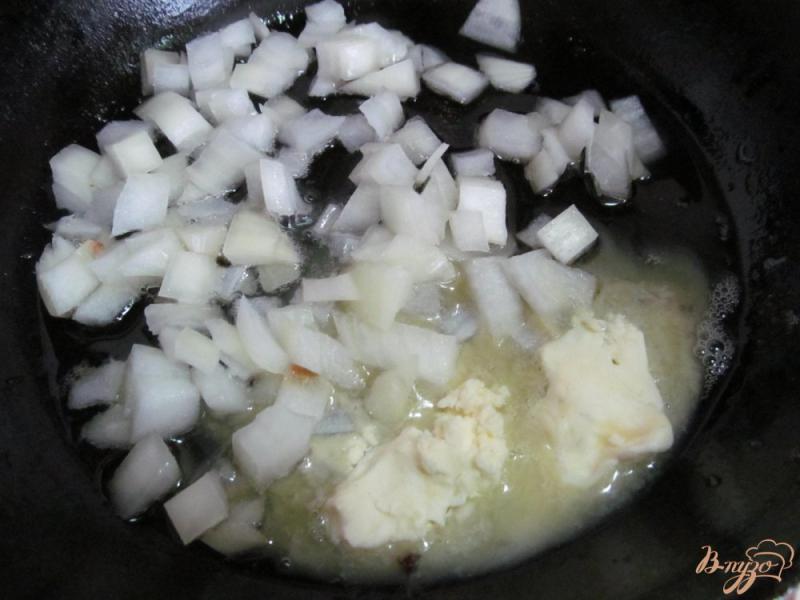 Фото приготовление рецепта: Омлет с хрустящим картофелем на беконе шаг №2
