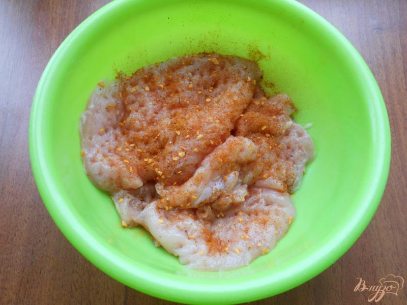 Фото приготовление рецепта: Куриные отбивные маринованные в соево-апельсиновом соусе шаг №1