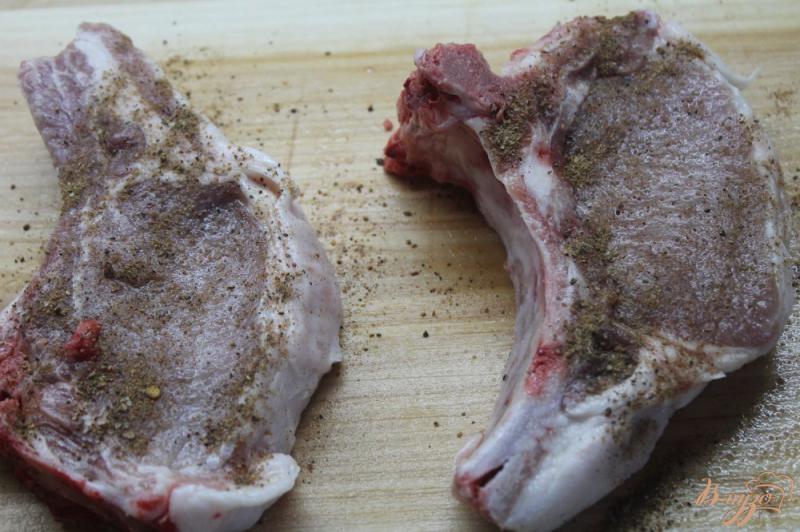 Фото приготовление рецепта: Свинина на кости в остром маринаде шаг №2