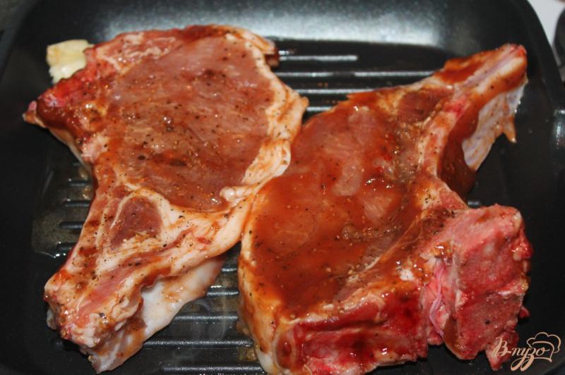 Фото приготовление рецепта: Свинина на кости в остром маринаде шаг №4