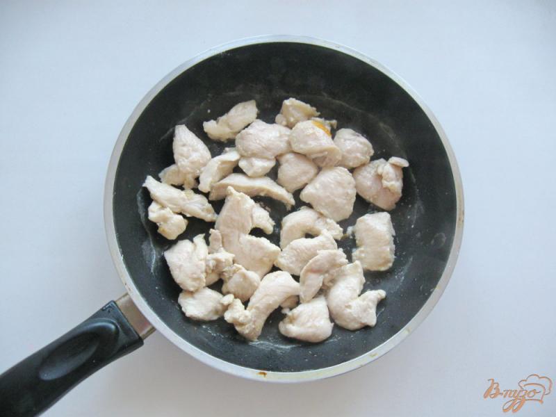 Фото приготовление рецепта: Гречневая каша с куриным филе шаг №5