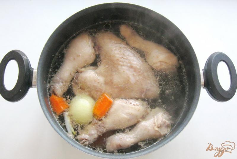 Фото приготовление рецепта: Холодец из индейки и курицы шаг №3