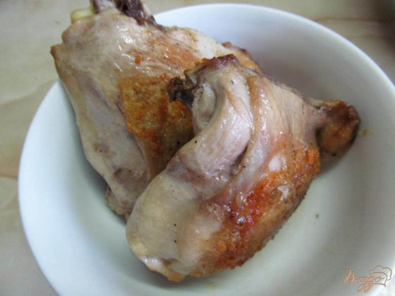 Фото приготовление рецепта: Жареная курица с розмарином и тимьяном шаг №2