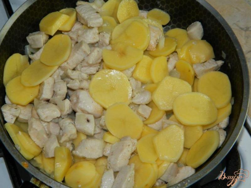 Фото приготовление рецепта: Куриная запеканка с овощами шаг №2
