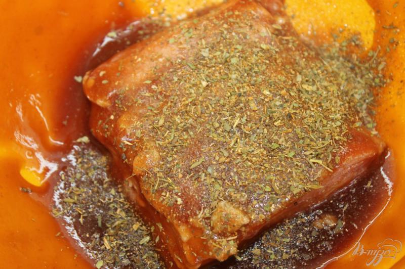Фото приготовление рецепта: Свиной балык в томатном маринаде шаг №4