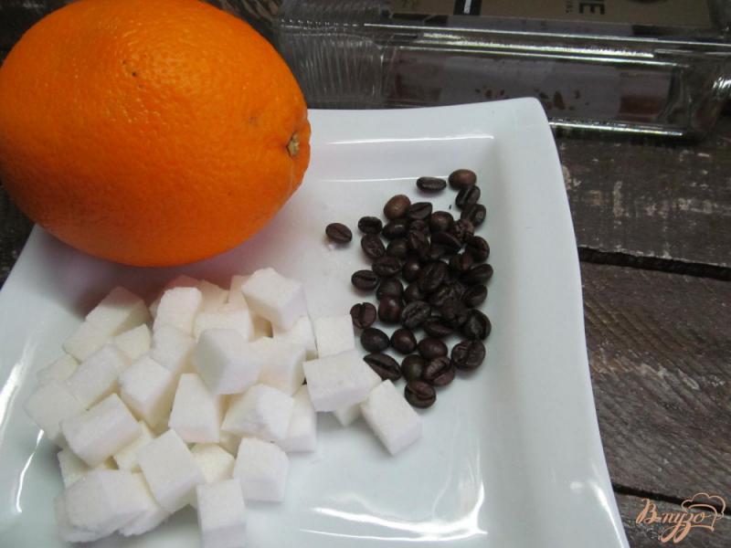 Фото приготовление рецепта: Ликер кофейно-апельсиновый шаг №1