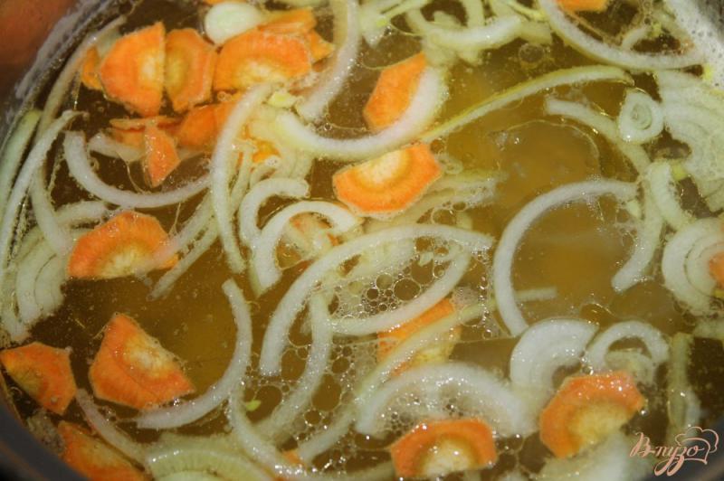 Фото приготовление рецепта: Суп со спаржей и свининой шаг №2