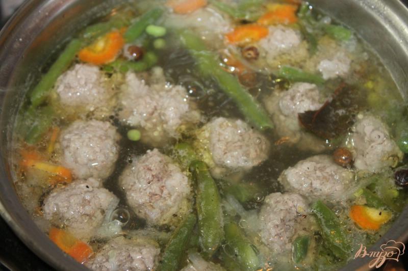 Фото приготовление рецепта: Суп со спаржей и свининой шаг №4