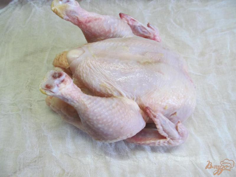 Фото приготовление рецепта: Вареная курица с овощами шаг №1