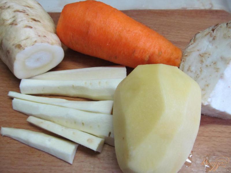 Фото приготовление рецепта: Вареная курица с овощами шаг №3