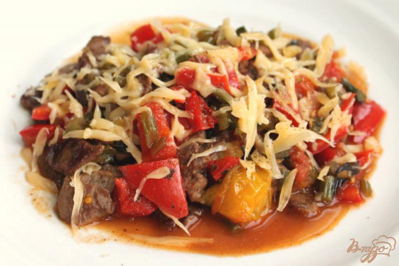 Фото приготовление рецепта: Теплый салат их телятины, перца и помидоров черри шаг №5