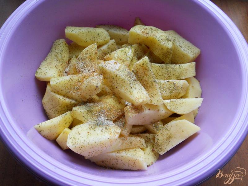 Фото приготовление рецепта: Картофель с грибами и сулугуни в мультиварке шаг №2