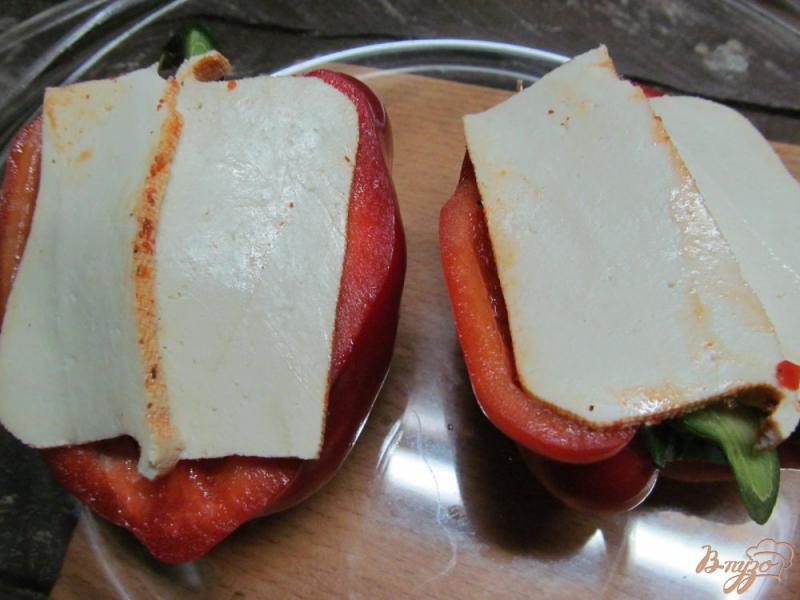 Фото приготовление рецепта: Фаршированные перцы оливками и сыром тофу шаг №5
