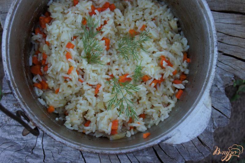 Фото приготовление рецепта: Рис с овощами в котелке шаг №6