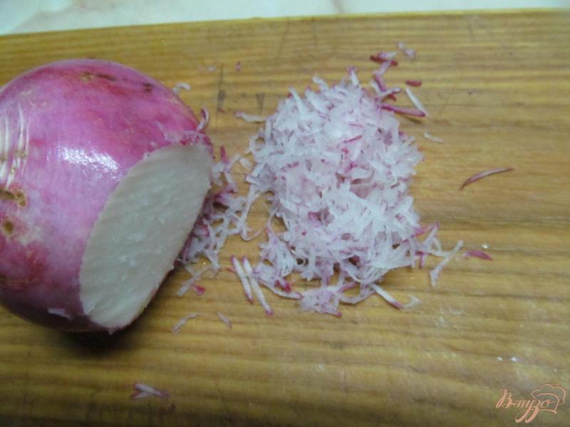 Фото приготовление рецепта: Салат из куриного филе с копченой грудинкой шаг №4
